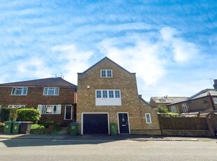 Detached house to rent in Wolsey Grove, Esher KT10