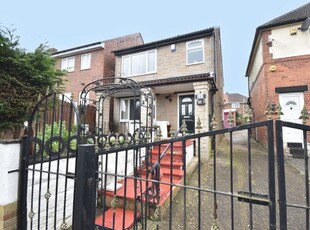 Detached house to rent in Woodthorpe Road, Sheffield S13