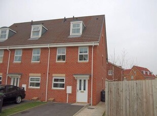 End terrace house to rent in Heather Gardens, North Hykeham, Lincoln LN6