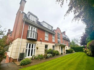 Flat for sale in Bramhall Lane South, Bramhall, Stockport SK7