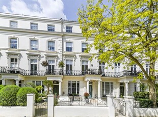 Flat for sale in Clarendon Gardens, London W9