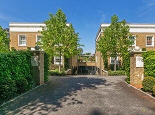 Flat for sale in Connaught Square, Winchester SO22