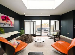 Flat for sale in Manchester Road, Isle Of Dogs, London E14