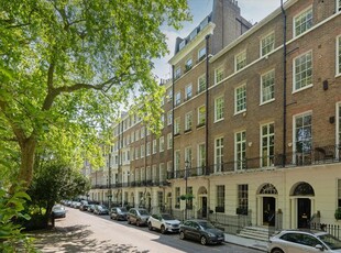 Flat for sale in Montagu Square, Marylebone W1H