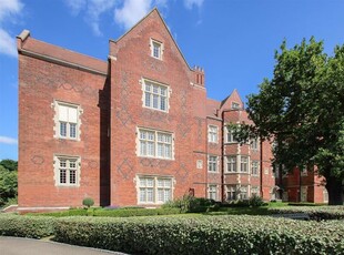 Flat for sale in The Galleries, Warley, Brentwood CM14