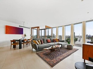 Flat for sale in The Tower St. George Wharf, London SW8