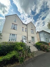Flat to rent in 2 Bed Apartment, Avoncroft Court, Avenue Road CV31