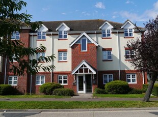 Flat to rent in 6 Bewick Gardens, Chichester, West Sussex PO19