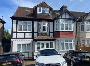 Flat to rent in Addiscombe Road, Croydon CR0