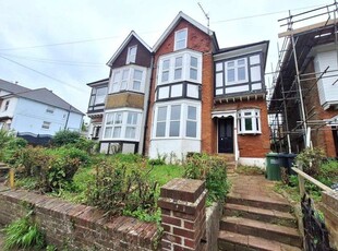 Flat to rent in Amherst Road, Bexhill-On-Sea TN40