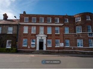 Flat to rent in Bishops Lynn House, King's Lynn PE30