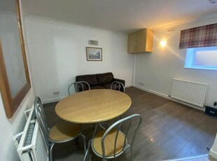 Flat to rent in Bridge Terrace, Albert Road South, Ocean Village, Southampton SO14