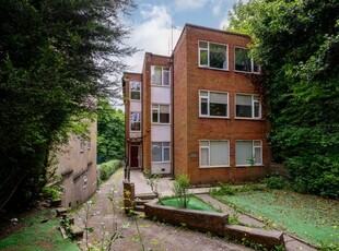 Flat to rent in Bury New Road, Salford M7