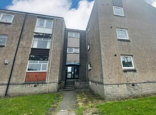 Flat to rent in Charles Avenue, Renfrew PA4