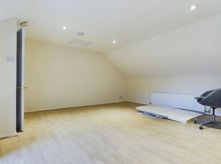 Flat to rent in Chatham Place, Seven Dials, Brighton BN1