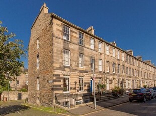 Flat to rent in Cumberland Street, New Town, Edinburgh EH3