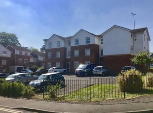 Flat to rent in Elm Park, Reading RG30