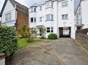 Flat to rent in Flat 1/Arch House, 20 West Street, Bognor Regis, West Sussex PO21