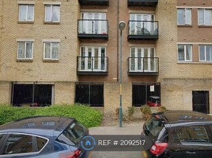 Flat to rent in Griffin Court, Northfleet, Gravesend DA11