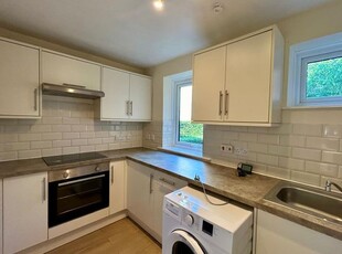 Flat to rent in Havelock Road, Croydon, Surrey CR0