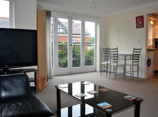 Flat to rent in Heatley Court, Deermoss Lane, Whitchurch SY13
