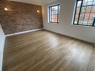 Flat to rent in High Street, Stone ST15