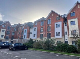 Flat to rent in Jacob House, Portsmouth PO1