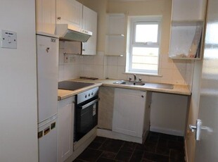 Flat to rent in Laburnham Court, Southend-On-Sea SS3