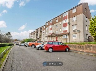 Flat to rent in Lawmuir Crescent, Clydebank G81