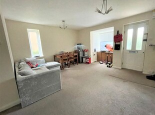Flat to rent in Leaford Crescent, Watford WD24