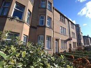 Flat to rent in Learmonth Avenue, Comely Bank, Edinburgh EH4