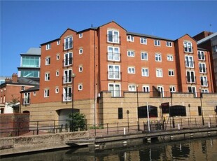 Flat to rent in Mayflower Court, Highbridge Wharf, Reading, Berkshire RG1