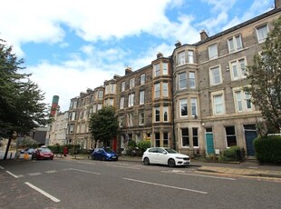 Flat to rent in Mcdonald Road, Leith, Edinburgh EH7