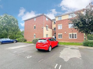 Flat to rent in Meadowbank, Tamworth, Staffordshire B78