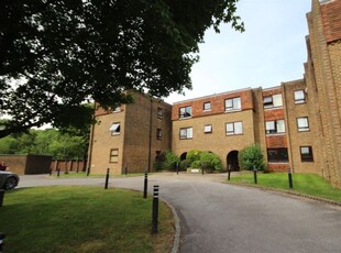 Flat to rent in Mulberry Court, Guildford GU4