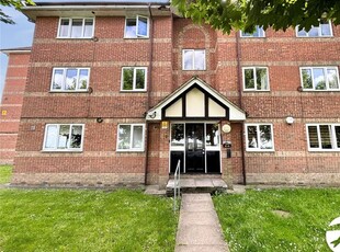 Flat to rent in Neptune Walk, Erith DA8