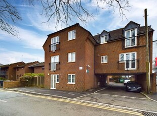 Flat to rent in Norwood Road, Reading, Berkshire RG1