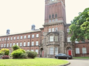 Flat to rent in Oakhouse Park, Liverpool L9