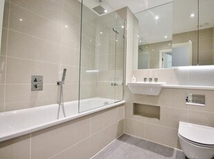 Flat to rent in Pinnacle Apartments, 11 Saffron Central Square, Croydon CR0