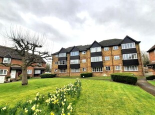 Flat to rent in River Meads, Stanstead Abbotts, Ware SG12