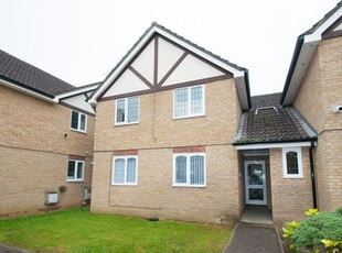 Flat to rent in Rockall Court, Slough SL3