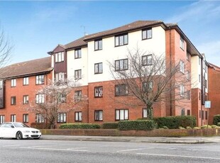 Flat to rent in Romana Court, Sidney Road, Staines-Upon-Thames, Surrey TW18