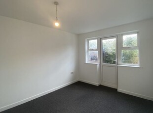 Flat to rent in Shelley Road East, Boscombe, Bournemouth BH7