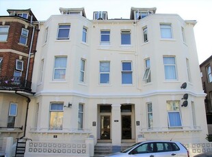 Flat to rent in St. Michaels Road, Bournemouth BH2