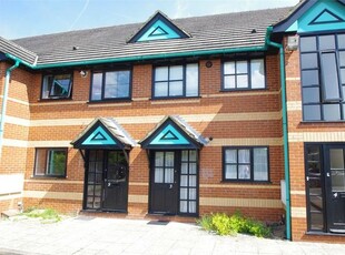 Flat to rent in Swanley Court, Northfield Gardens, Watford WD24