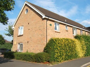 Flat to rent in The Weint, Drift Close, Colnbrook SL3