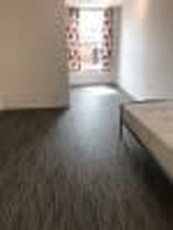Flat to rent in Victoria Road, Nottingham NG4