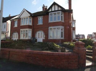 Flat to rent in Warbreck Hill Road, Blackpool FY2