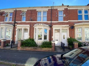Flat to rent in Westbourne Avenue, Gateshead NE8