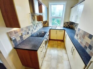 Flat to rent in Westbourne Road, Marsh, Huddersfield HD1